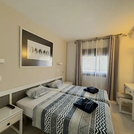 En Primera Linea Con Vistas Al Mar Фуэнхирола